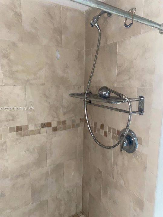 待售: $179,000 (3 贝兹, 2 浴室, 1126 平方英尺)