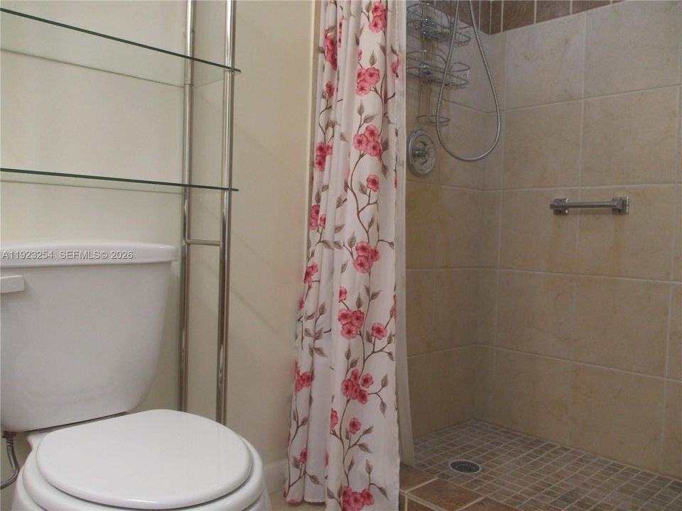 MASTER BATHROOM WITH WALK-IN SHOWER