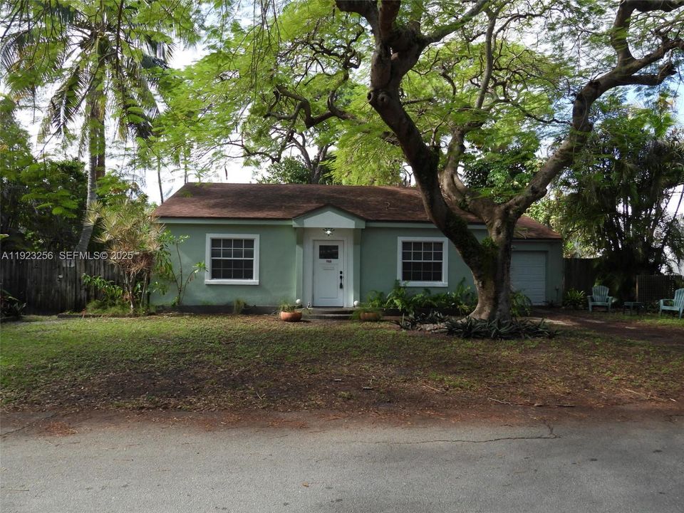 待售: $599,900 (2 贝兹, 1 浴室, 1067 平方英尺)