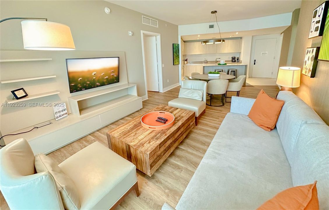 En Venta: $775,000 (2 camas, 2 baños, 1129 Pies cuadrados)