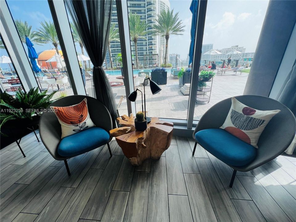 En Venta: $775,000 (2 camas, 2 baños, 1129 Pies cuadrados)