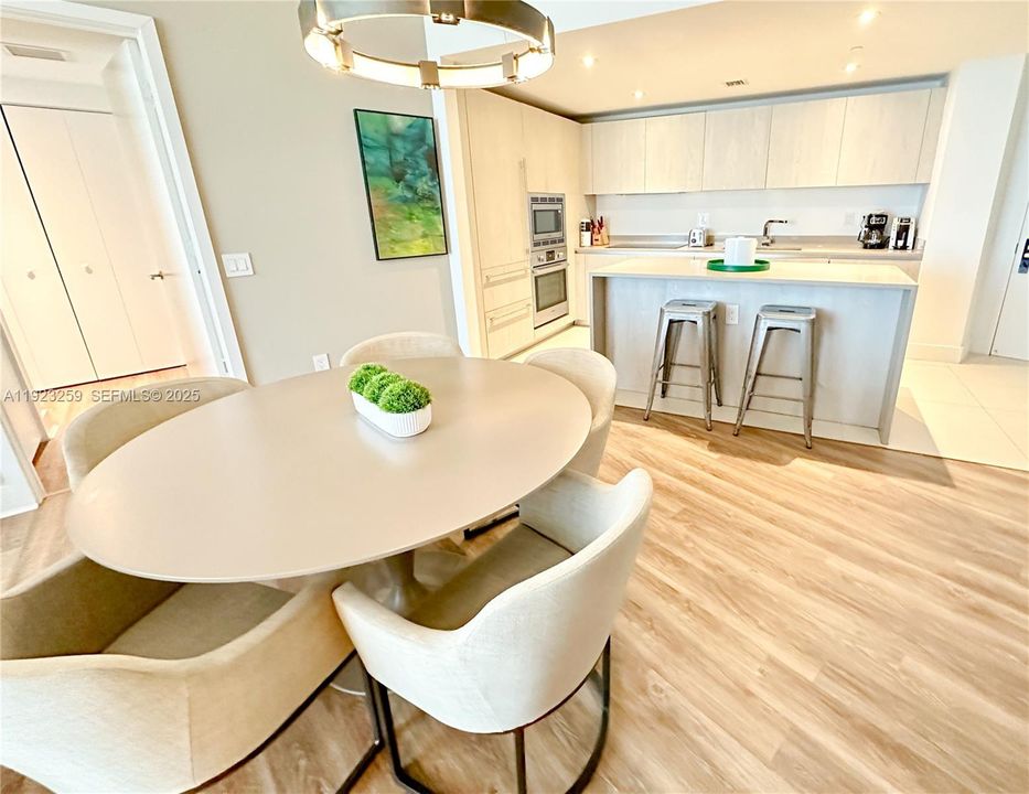 En Venta: $775,000 (2 camas, 2 baños, 1129 Pies cuadrados)