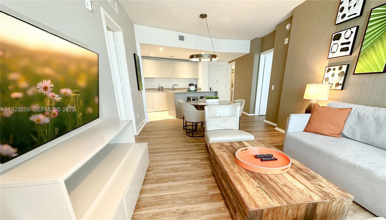 En Venta: $775,000 (2 camas, 2 baños, 1129 Pies cuadrados)