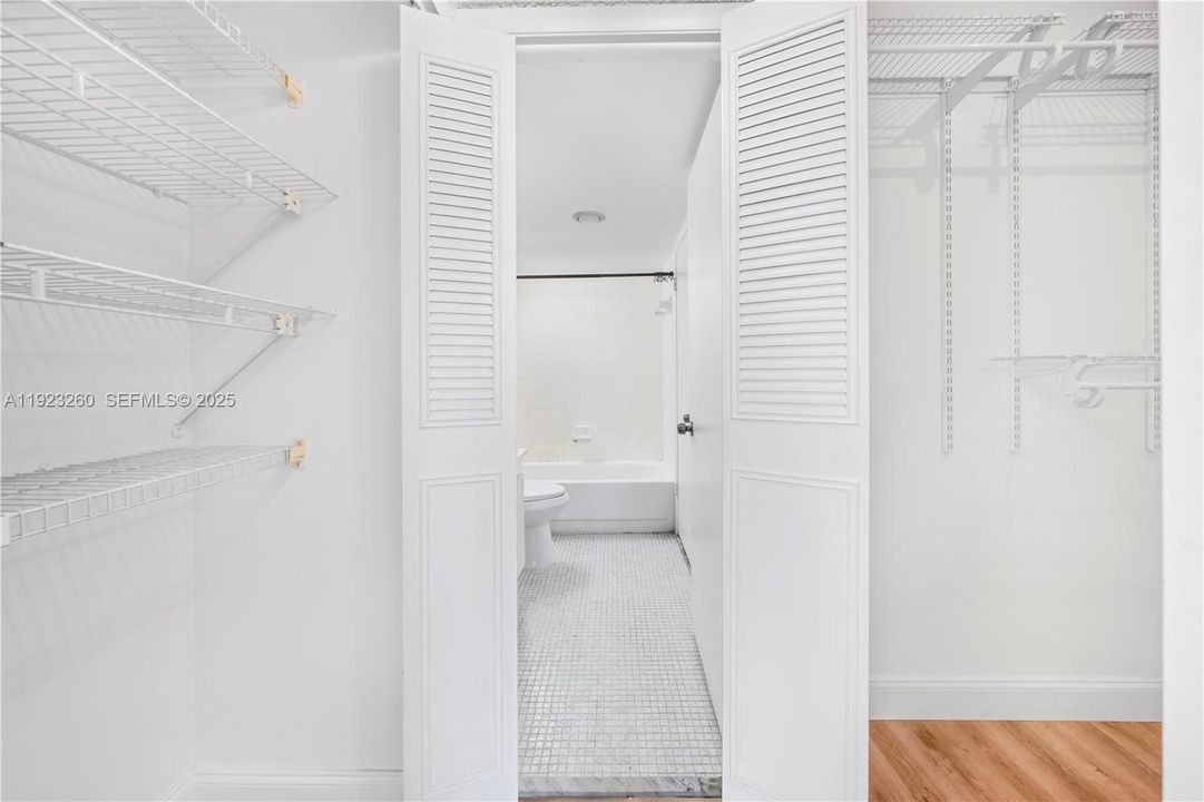 For Rent: $1,650 (1 beds, 1 baths, 825 Square Feet)