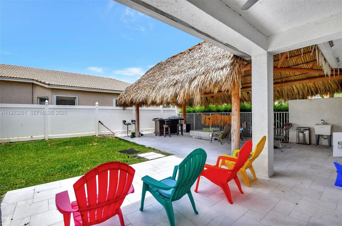 For Sale: $699,000 (4 beds, 2 baths, 2515 Square Feet)