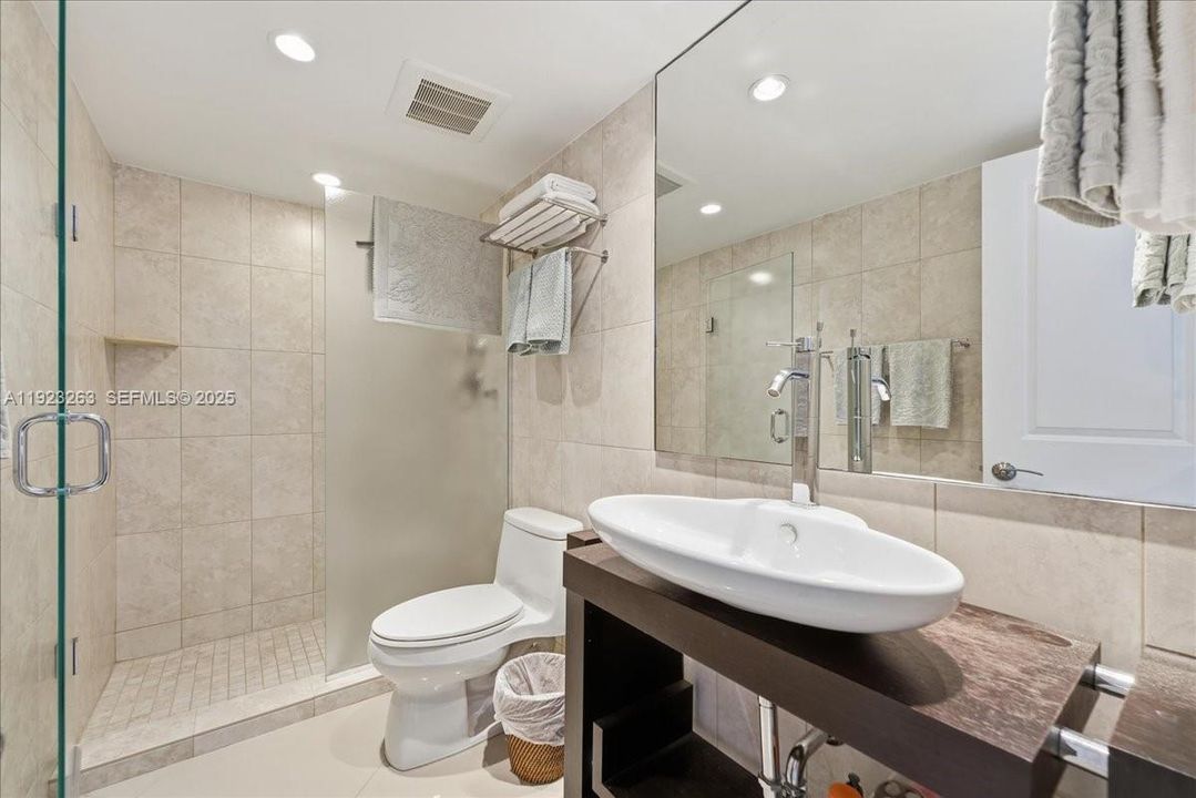 待售: $749,000 (2 贝兹, 2 浴室, 1450 平方英尺)