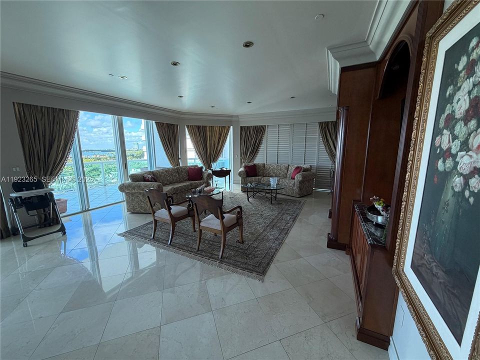 En Venta: $4,000,000 (2 camas, 4 baños, 3110 Pies cuadrados)