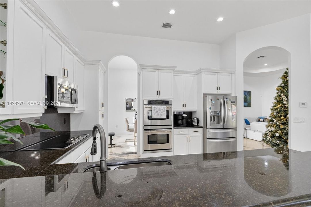 For Sale: $875,000 (4 beds, 3 baths, 2443 Square Feet)