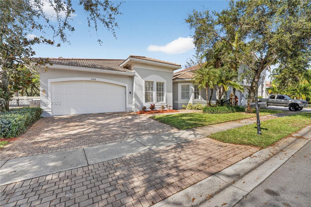 For Sale: $875,000 (4 beds, 3 baths, 2443 Square Feet)