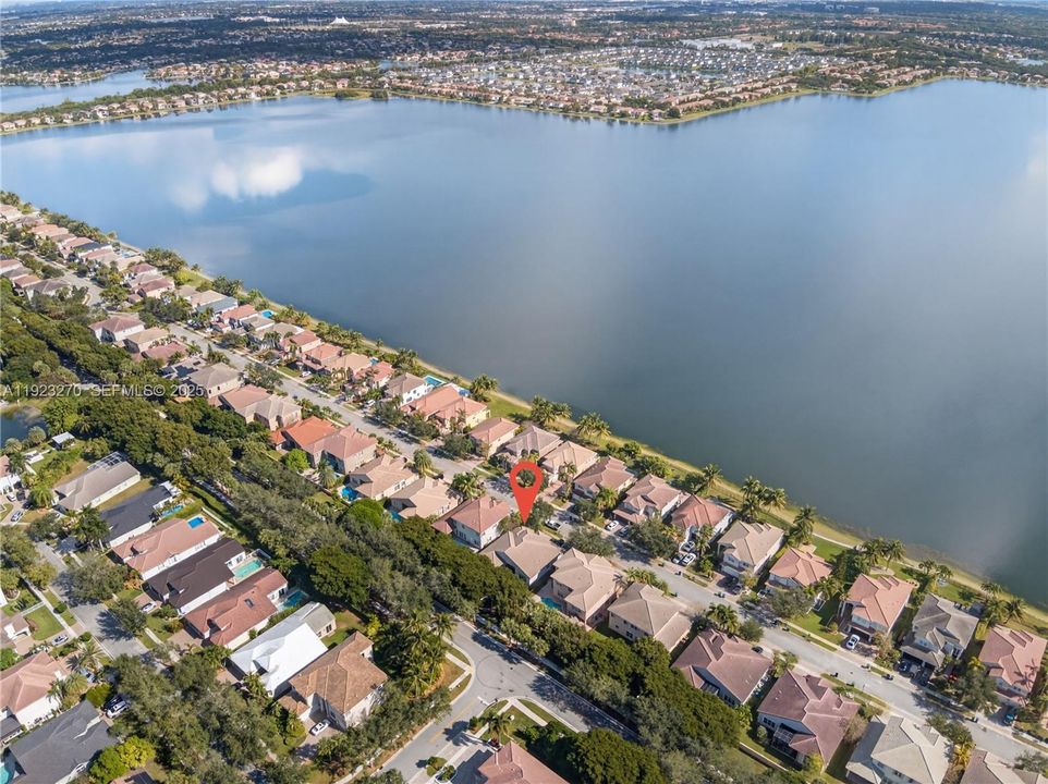 For Sale: $875,000 (4 beds, 3 baths, 2443 Square Feet)