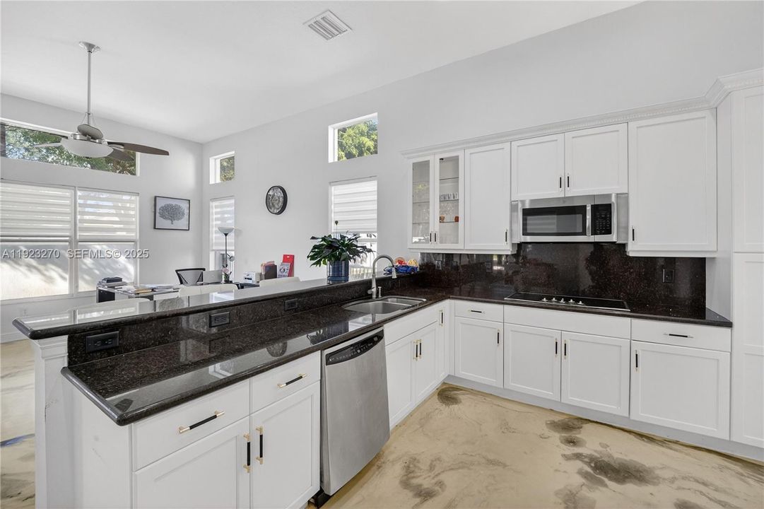 For Sale: $875,000 (4 beds, 3 baths, 2443 Square Feet)