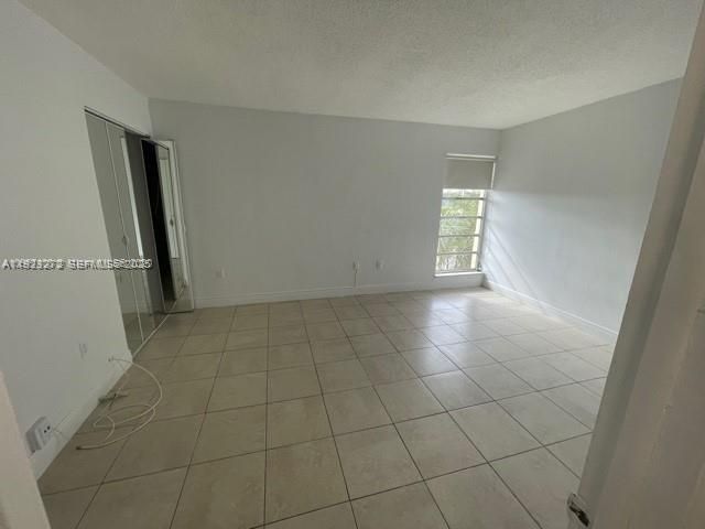 Active With Contract: $1,800 (2 beds, 2 baths, 1046 Square Feet)