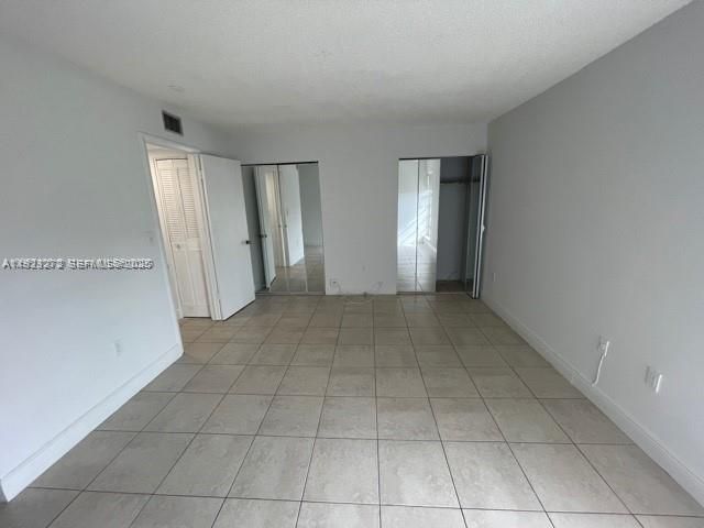 Active With Contract: $1,800 (2 beds, 2 baths, 1046 Square Feet)