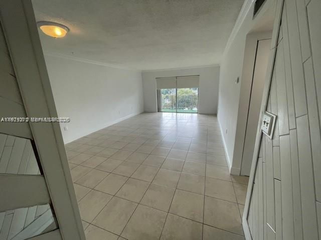 Active With Contract: $1,800 (2 beds, 2 baths, 1046 Square Feet)