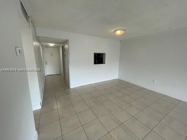 Active With Contract: $1,800 (2 beds, 2 baths, 1046 Square Feet)