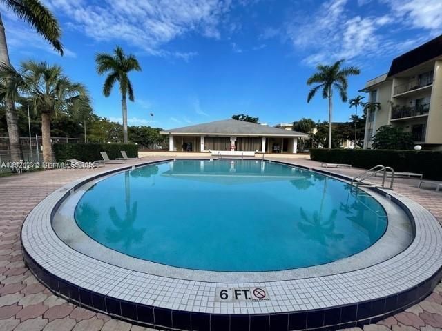 Active With Contract: $1,800 (2 beds, 2 baths, 1046 Square Feet)