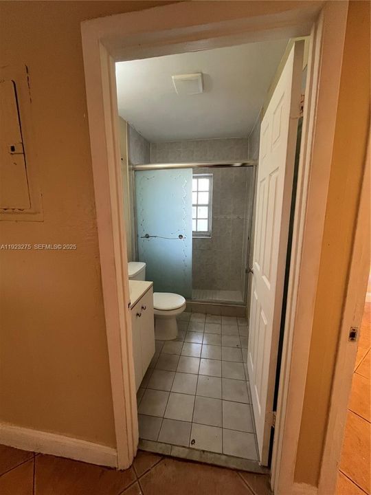 For Rent: $2,500 (2 beds, 1 baths, 719 Square Feet)