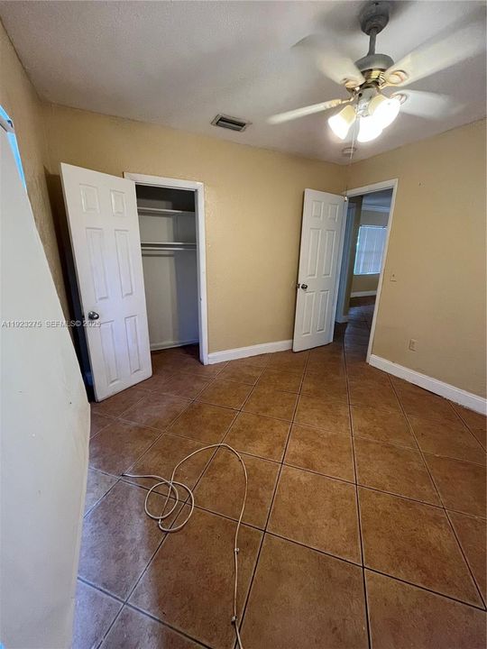For Rent: $2,500 (2 beds, 1 baths, 719 Square Feet)