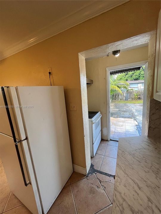 For Rent: $2,500 (2 beds, 1 baths, 719 Square Feet)