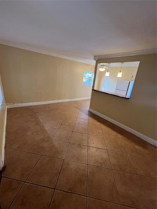 For Rent: $2,500 (2 beds, 1 baths, 719 Square Feet)