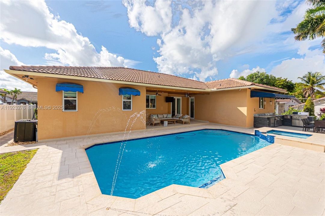 For Rent: $8,700 (5 beds, 3 baths, 2192 Square Feet)