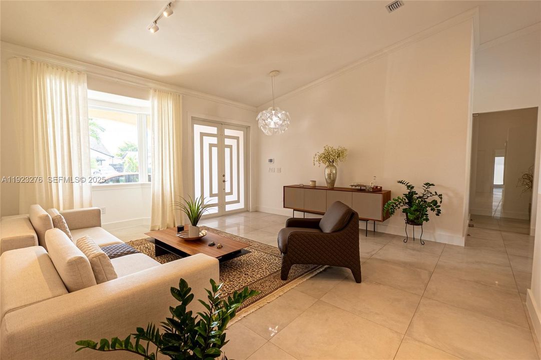 For Rent: $8,700 (5 beds, 3 baths, 2192 Square Feet)