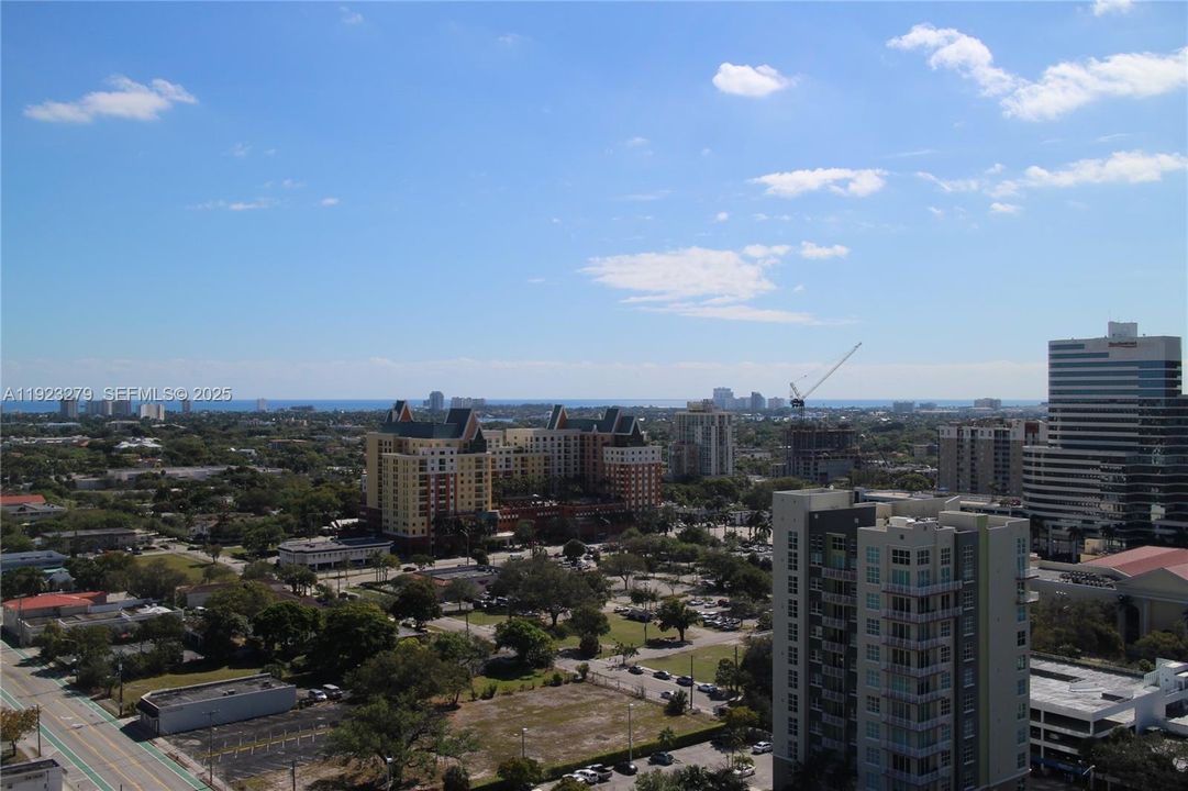 For Sale: $475,000 (2 beds, 2 baths, 1072 Square Feet)