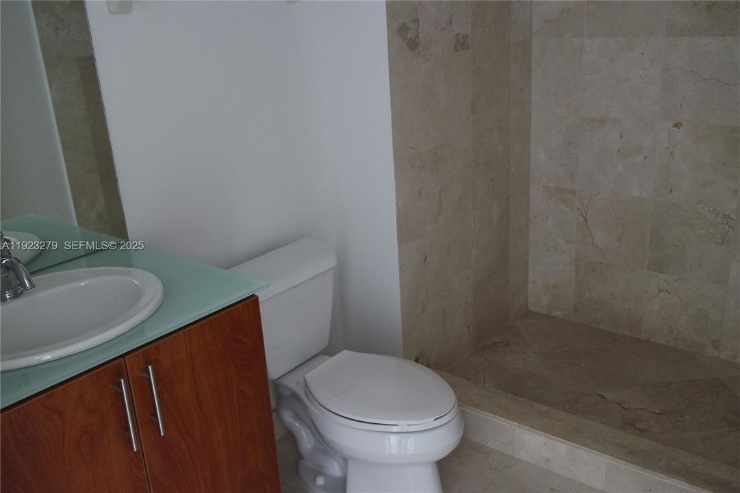 For Sale: $475,000 (2 beds, 2 baths, 1072 Square Feet)