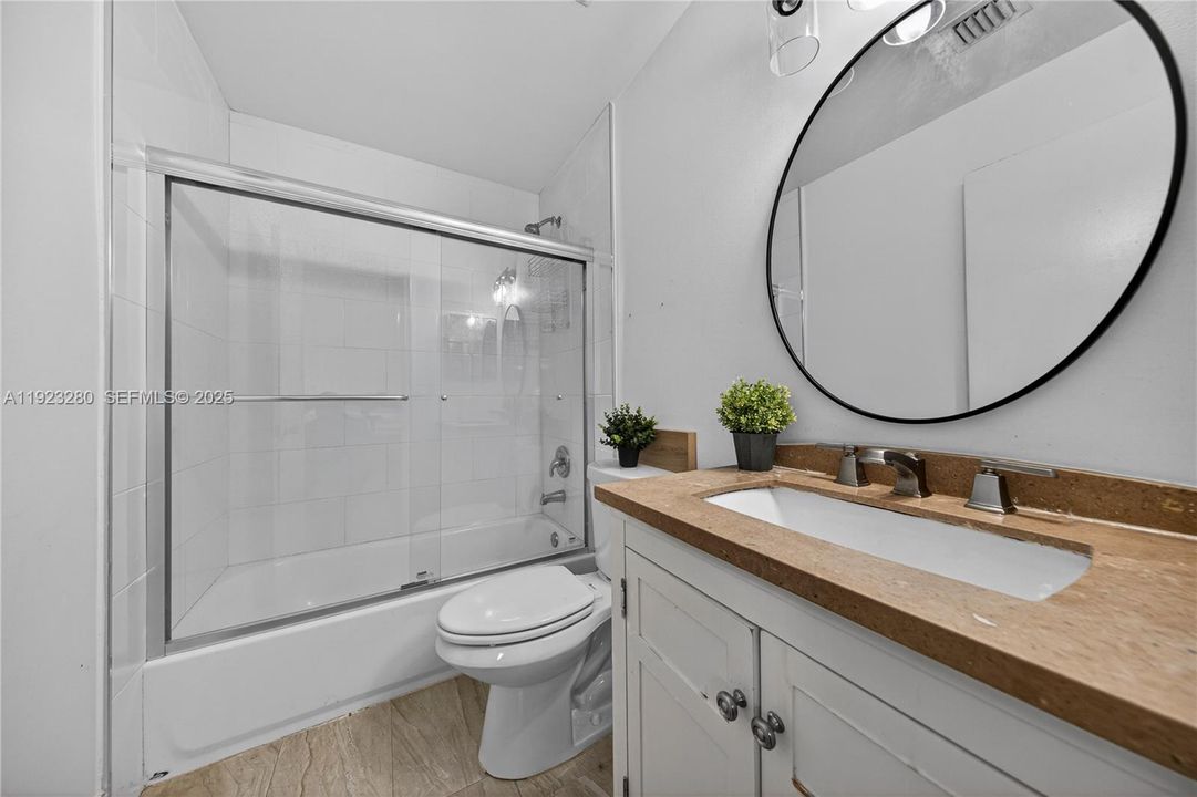 For Sale: $310,000 (3 beds, 2 baths, 1220 Square Feet)