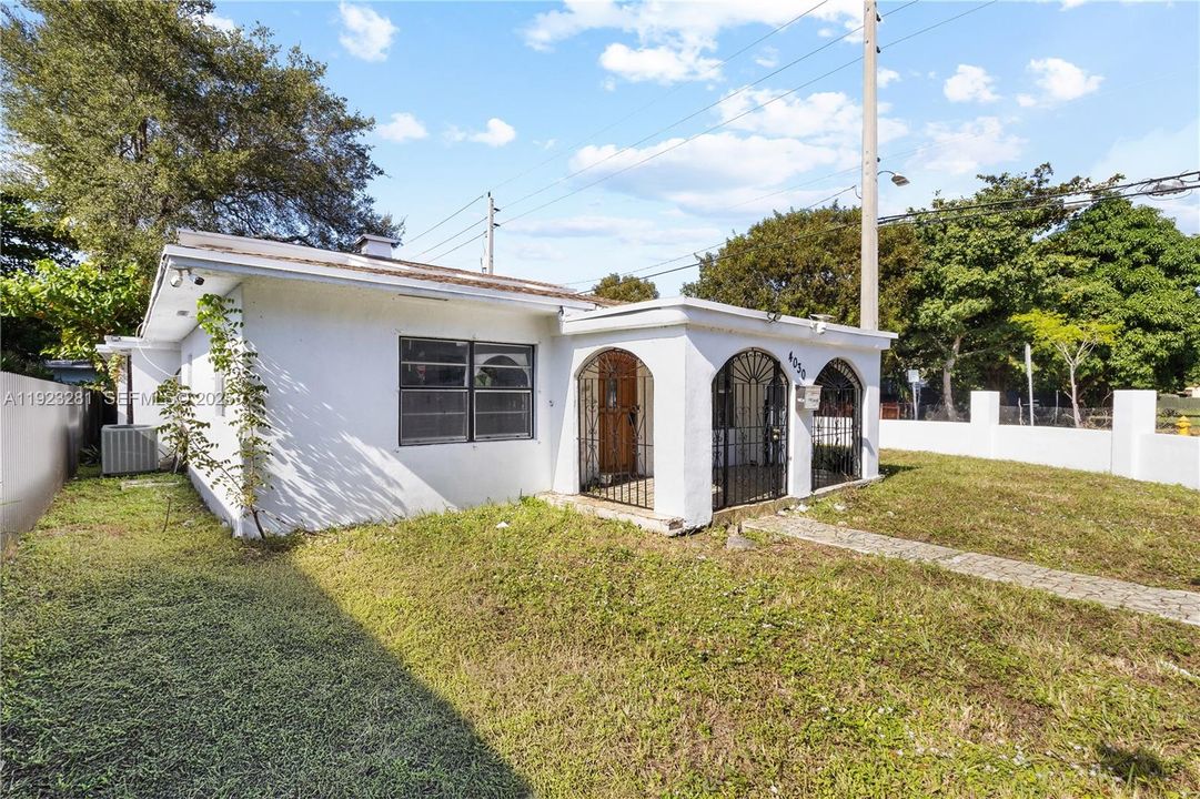 For Rent: $4,500 (4 beds, 2 baths, 2321 Square Feet)