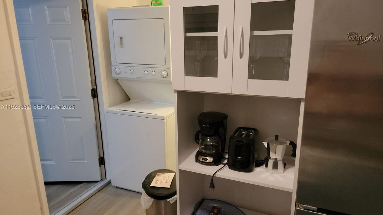 В аренду: $985 (2 спален, 1 ванн, 1071 Квадратных фут)