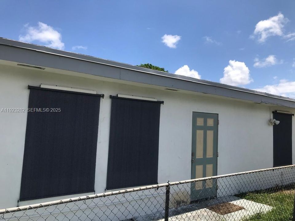 В аренду: $985 (2 спален, 1 ванн, 1071 Квадратных фут)