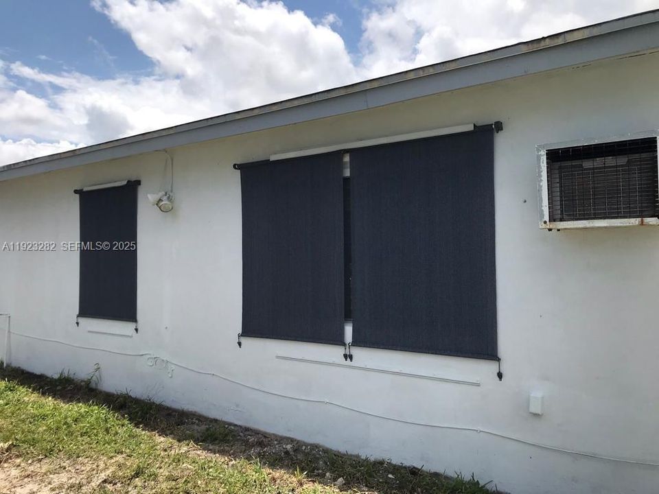 В аренду: $985 (2 спален, 1 ванн, 1071 Квадратных фут)