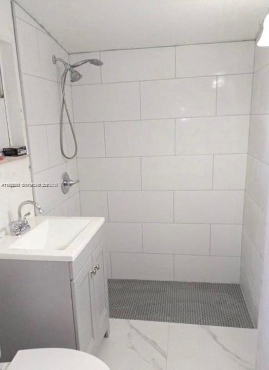 合同活跃: $665,000 (0 贝兹, 0 浴室, 1636 平方英尺)