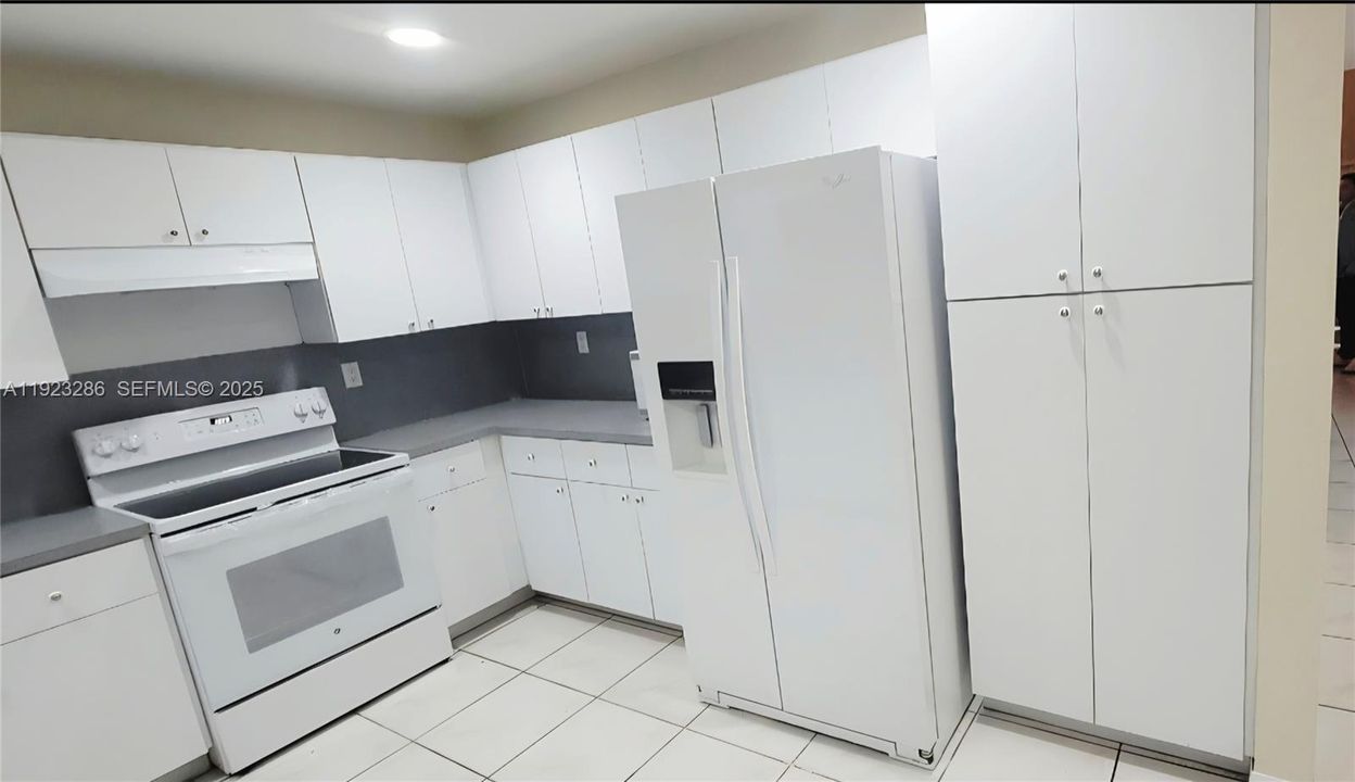 For Rent: $4,350 (4 beds, 3 baths, 2094 Square Feet)