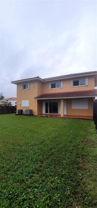 For Rent: $4,350 (4 beds, 3 baths, 2094 Square Feet)