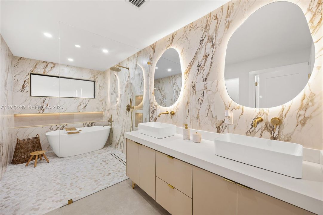 For Sale: $1,475,000 (3 beds, 2 baths, 2112 Square Feet)