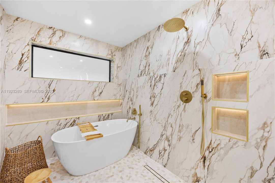 For Sale: $1,475,000 (3 beds, 2 baths, 2112 Square Feet)