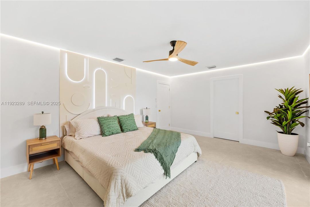 For Sale: $1,475,000 (3 beds, 2 baths, 2112 Square Feet)