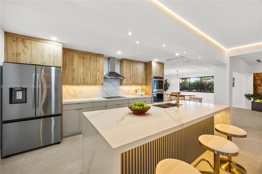 For Sale: $1,475,000 (3 beds, 2 baths, 2112 Square Feet)