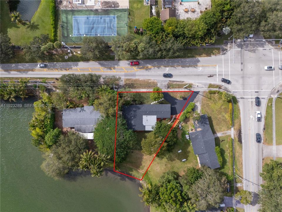 For Sale: $1,475,000 (3 beds, 2 baths, 2112 Square Feet)