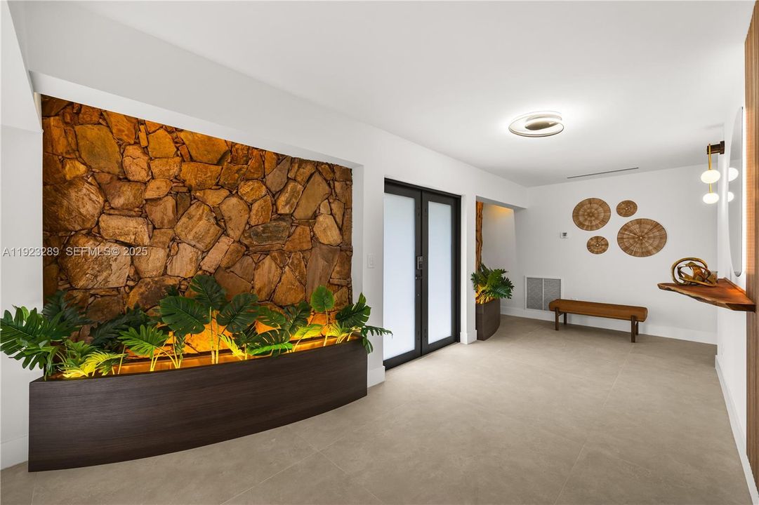 For Sale: $1,475,000 (3 beds, 2 baths, 2112 Square Feet)