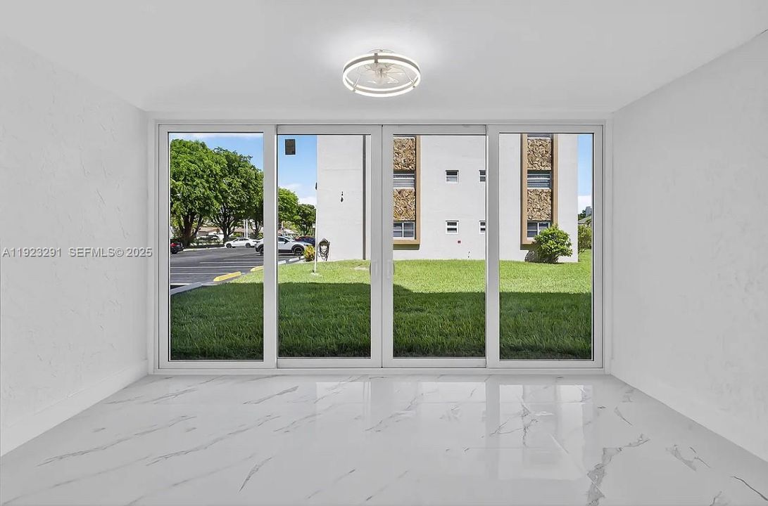 For Sale: $339,000 (2 beds, 2 baths, 1144 Square Feet)