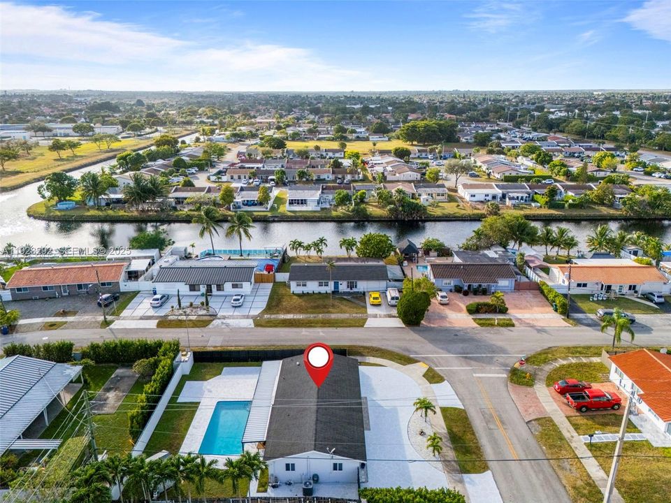 For Sale: $829,000 (3 beds, 3 baths, 1202 Square Feet)