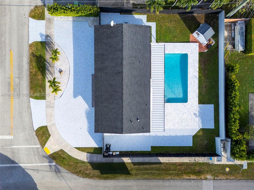 For Sale: $829,000 (3 beds, 3 baths, 1202 Square Feet)