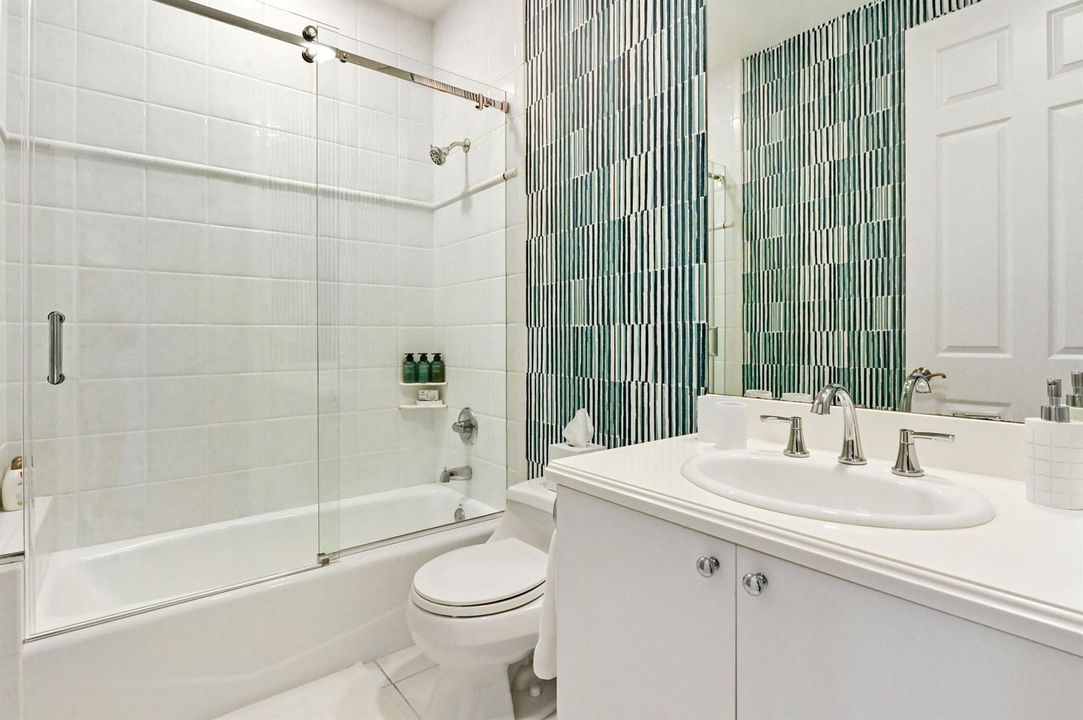 Guest Bathroom 3