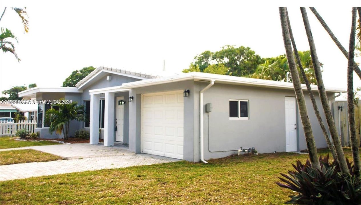 For Sale: $455,000 (3 beds, 2 baths, 1152 Square Feet)