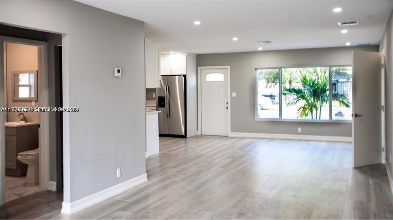 For Sale: $455,000 (3 beds, 2 baths, 1152 Square Feet)