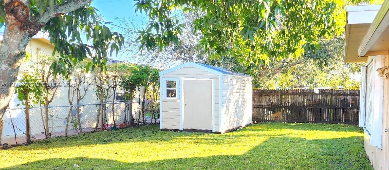 В аренду: $2,650 (2 спален, 1 ванн, 1425 Квадратных фут)