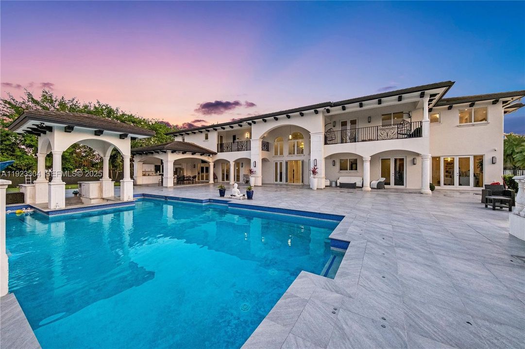 For Sale: $7,000,000 (8 beds, 11 baths, 9196 Square Feet)